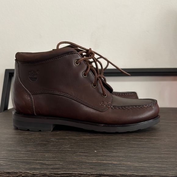 Timberland Brown Ankle Boots with Lace-Up Design and Sturdy Sole - Picture 1 of 5